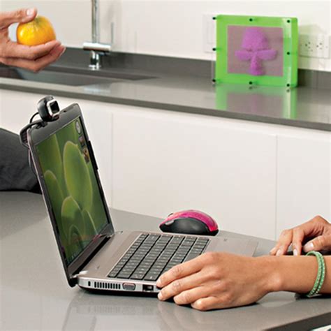 Microsoft LifeCam HD-3000 w/ Noise Reducing Microphone | CityCenter