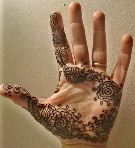 Henna Tattoos on Hands ~ All About 24