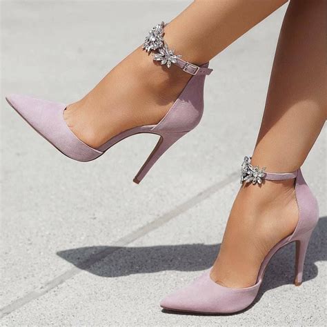 Pin on Chaussures