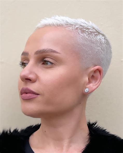 100+ Very Short Haircuts for 2024 - Really Cute Short Hair for Women in