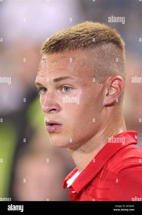 Joshua Kimmich Haircut : Joshua Kimmich Back In Team Training : The ...