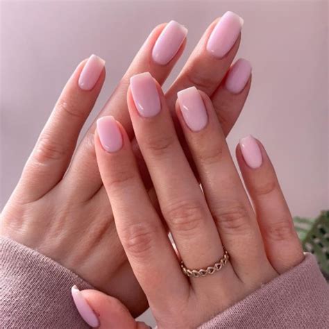 12 Pretty Short Natural Nail Art Designs, Natural looking Acrylic Nails