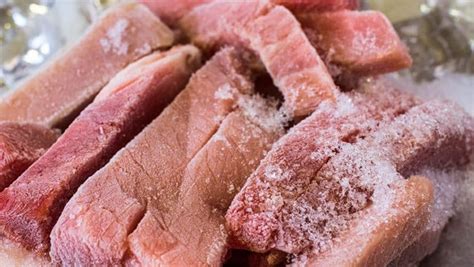 Сколько можно хранить в холодильнике свежее мясо: какие особенности и ...