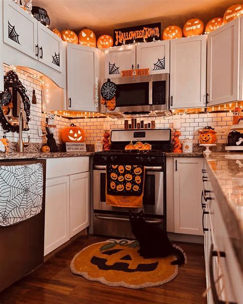 15 Easy Halloween Kitchen Decor - Finance Stallion