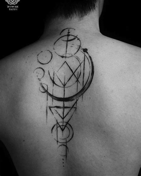 Spine Geometry Magical Tattoo | Tatuajes geométricos, Diseño de tatuaje ...