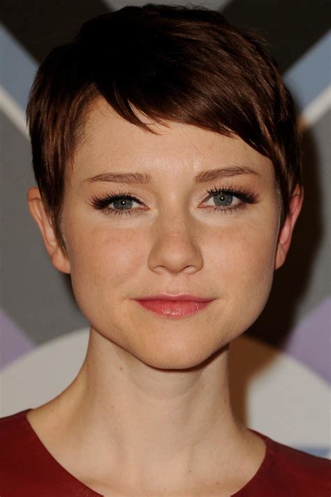 Valorie Curry Sexy Pics