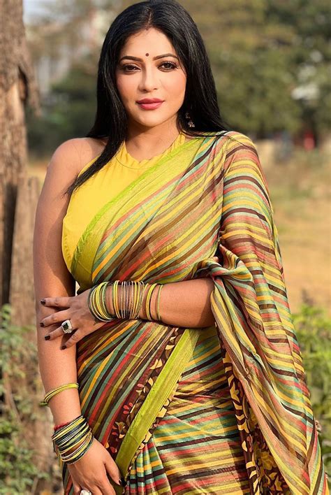 Reshma Pasupuleti in saree stills - South Indian Actress