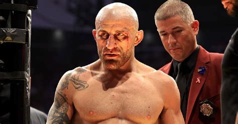 Alexander Volkanovski réagit à l’abandon du titre featherweight de ...