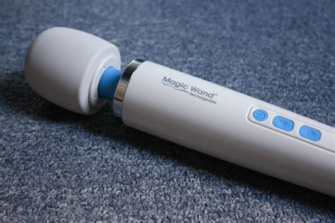 Review: Magic Wand Rechargeable – Girly Juice