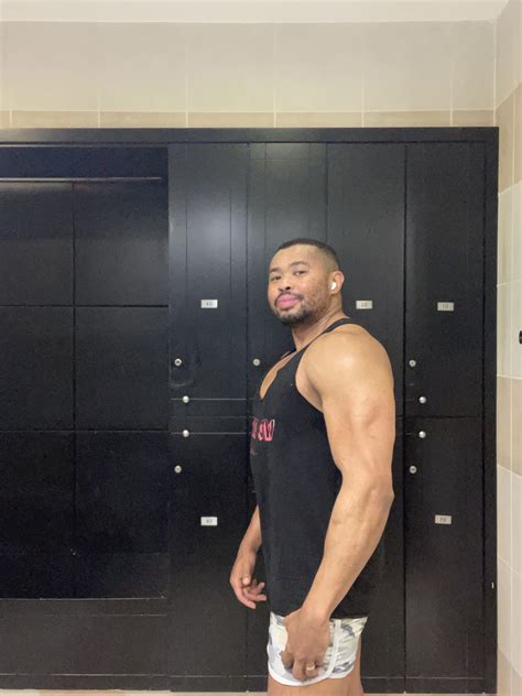 Hi : r/Gaybodybuilders