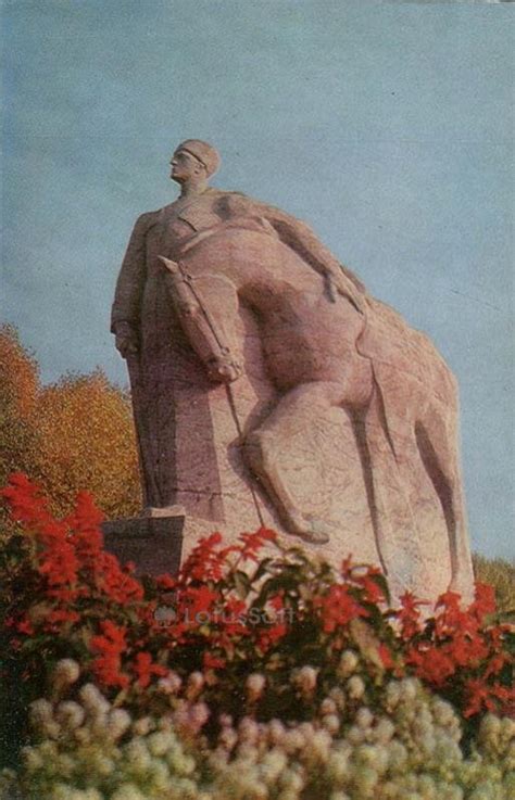 Открытка Памятник 115й кавдивизии. Нальчик, 1977 год, номер 4857 ...