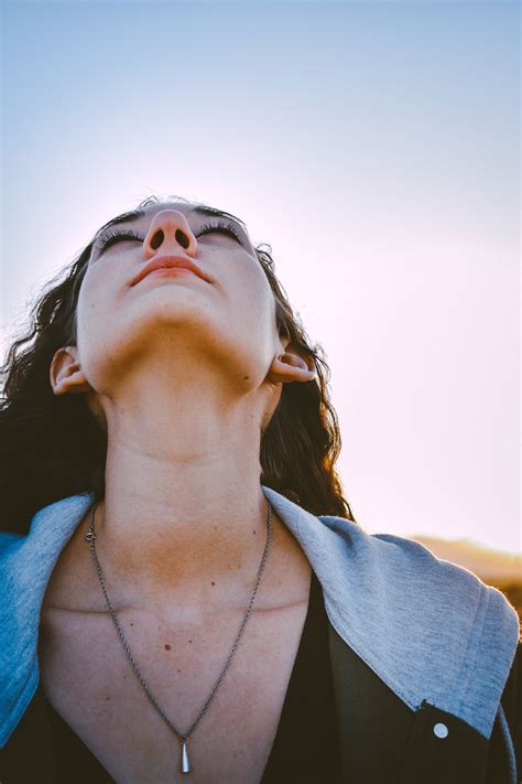 Singing with an ‘Open Throat’: Vocal Tract Shaping — SingWise