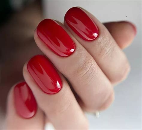Элегантный маникюр для женщин за 50 (+100 фото)