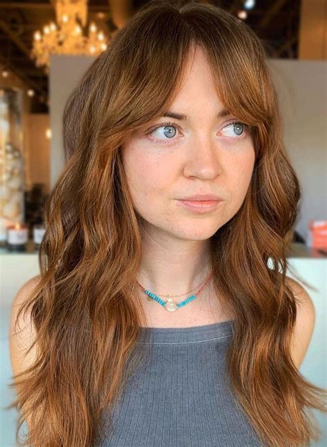 30 Flattering Ideas of Curtain Bangs for a Round Face Shape