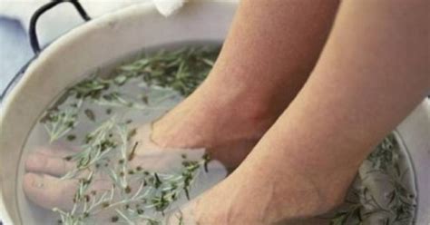 Nehty jako křen: Domácí recept proti plísním nehtů i kůže