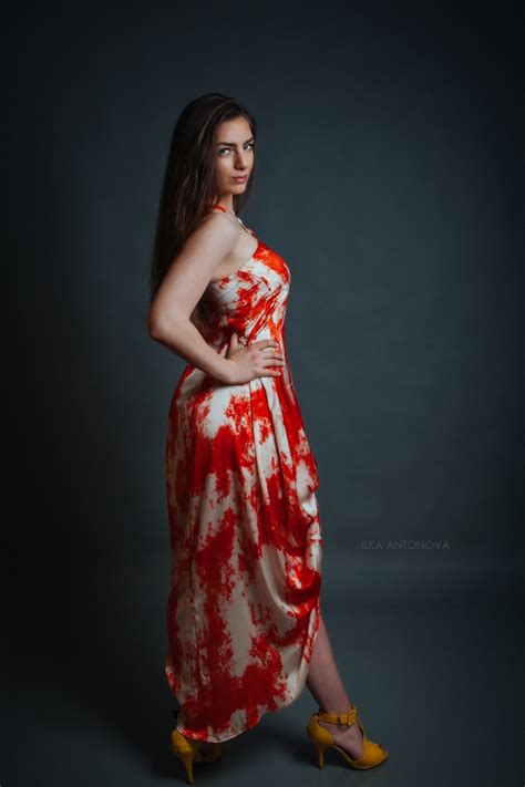 ILKA ANTONOVA » Mina