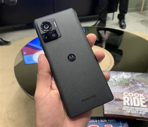 Представлен флагманский смартфон Motorola Edge 30 Ultra c 200-Мп камерой