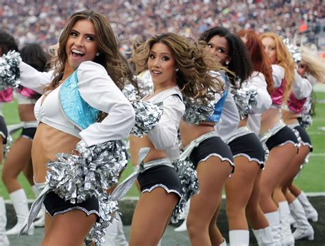 'Perfect' Raiders Cheerleader Trending Before Week 3 Game - The Spun