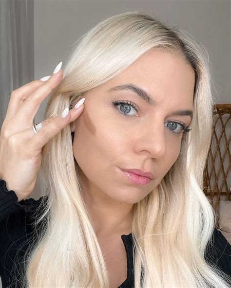 blush on for round face 1