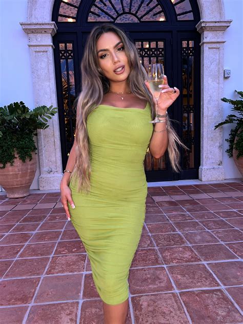 The AraQueenBae Leak: Everything You Need To Know - Truth or Fiction