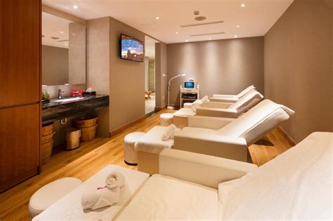 Comodo Nha Trang Hotel - DU LỊCH PUPU TRIP PHÚ QUỐC