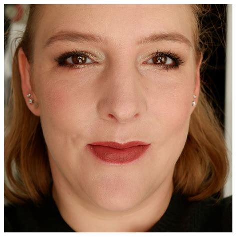 floating  dreams reviews makeup fashion everyday beauty