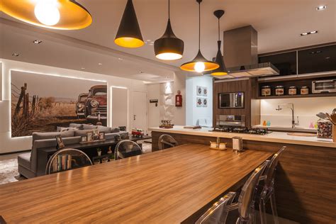 Um Arquiteto Esta Reformando Uma Casa - Um Arquiteto Está Reformando - FDPLEARN