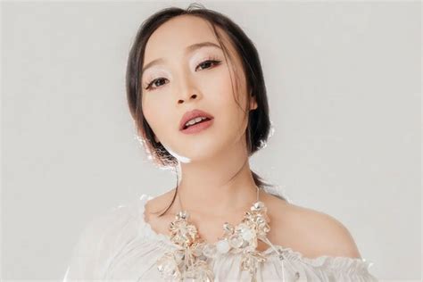 potret memesona rinni wulandari selama  kehamilan