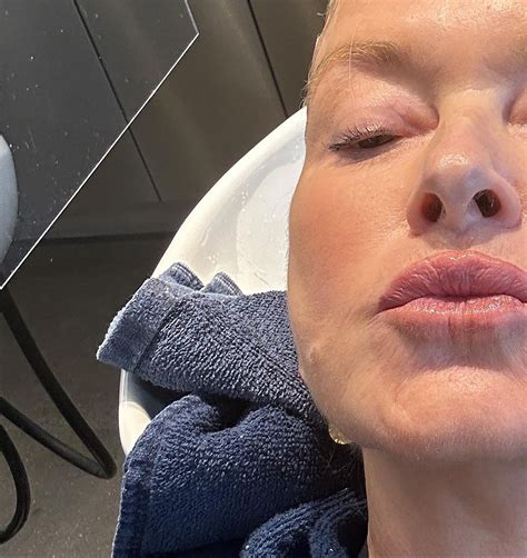 Martha Stewart, 81, shares 'unfiltered' selfies with 'no facelift'