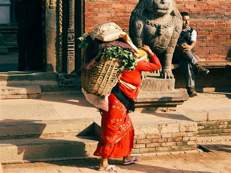 person carry  heavy      person