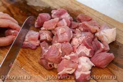Свинина с сельдереем, тушенная в белом вине. Рецепт с фото