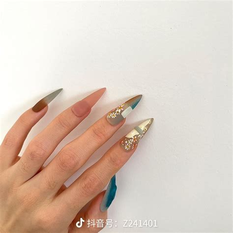 Pin di Soonsoojii.desing su Маникюр