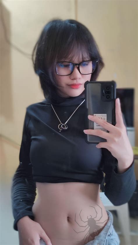 Shizuku Murasaki | CosplayCodex