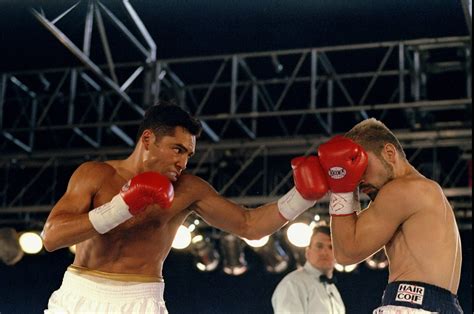 Download Oscar De La Hoya Boxing Punch Wallpaper | Wallpapers.com