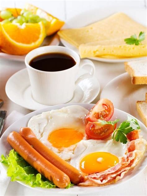 HALAL FROZEN HENNIES CHIPOLATA BREAKFAST SAUSAGE 600G/ HENNIES STREAKY ...