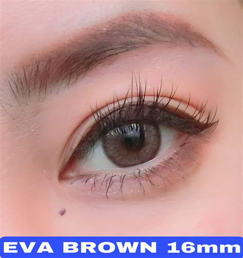 Eva Brown – VavaLens