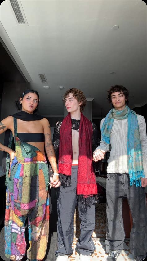 Noor Dabash | it’s really not that complicated • • • (were having so