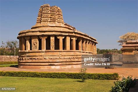 68 Durga Temple Aihole Stock Photos, High-Res Pictures, and Images ...