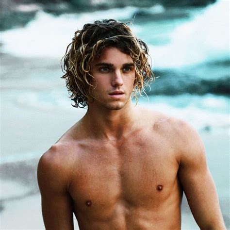 Corte De Cabelo Surf - O corte de cabelo estilo surfista está de volta - Marco da Moda ...