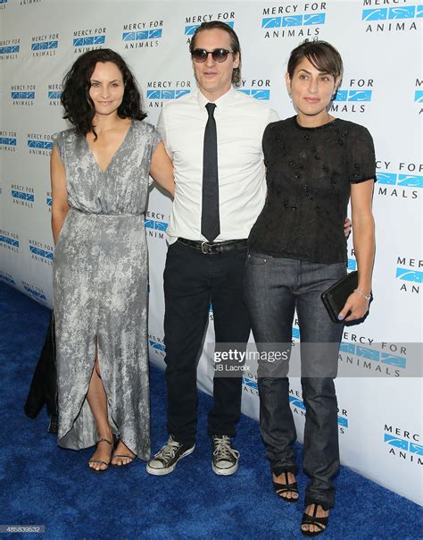 Summer Phoenix's feet