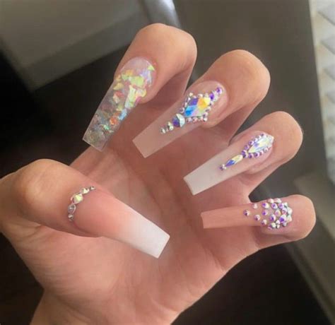 𝖘𝖑𝖎𝖒𝖘𝖎𝖙𝖆🍒 | Coffin nails designs, Bling nails, Nails