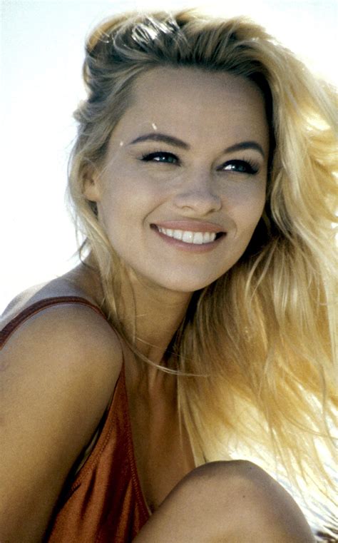 Pamela Anderson Baywatch Big Boobs Sexy Beach Photoshoot - Hot Celebs Home