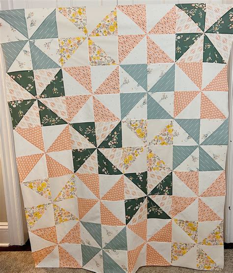 An Easy Pinwheel Quilt Tutorial - STACEY LEE CREATIVE