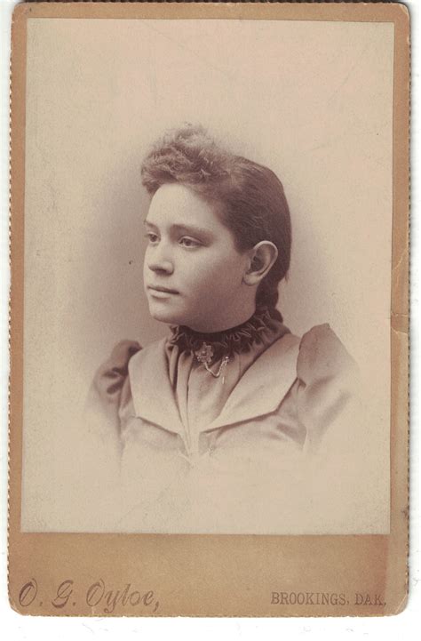 Finding Homes for Two Orphan Photographs | Homestead Genealogy