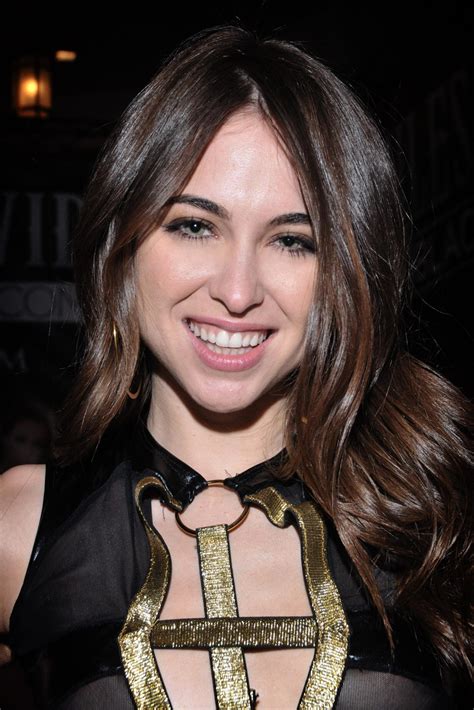 Riley Reid reveals that She Lost Her Family Because of Her adult film