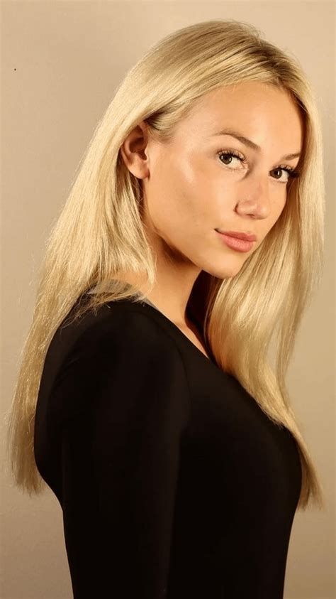 Easy on the eyes : r/artisticeroticbeauty