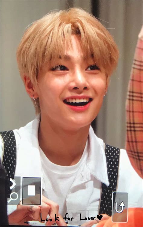 Stray Kids' New Manager Is So Handsome That He's Come To Bias Wreck ...