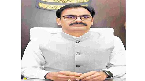 amaravati collector venu gopal    gave