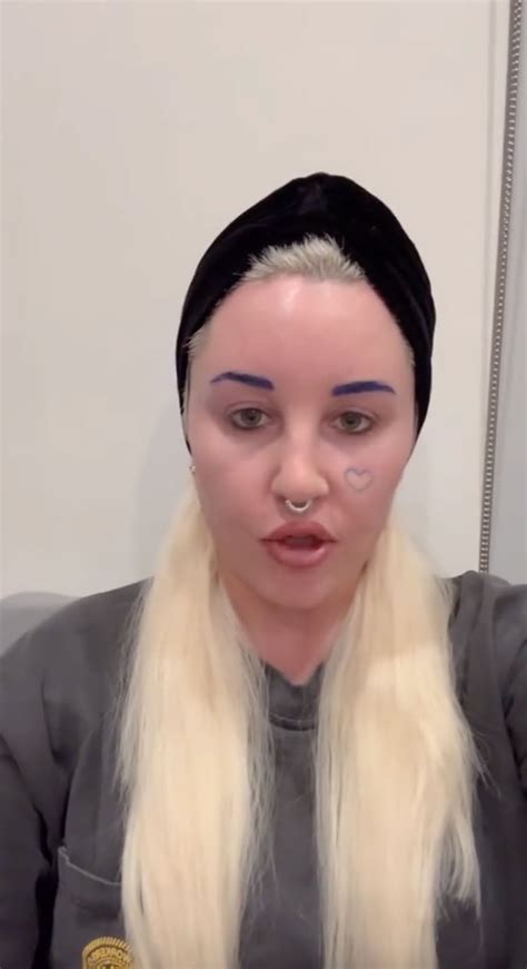 Amanda Bynes pauses podcast after one episode, won't do show without Drake