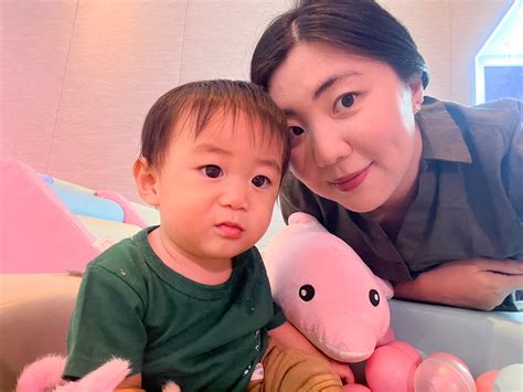 Kathryn - mom and son selfie | Facebook